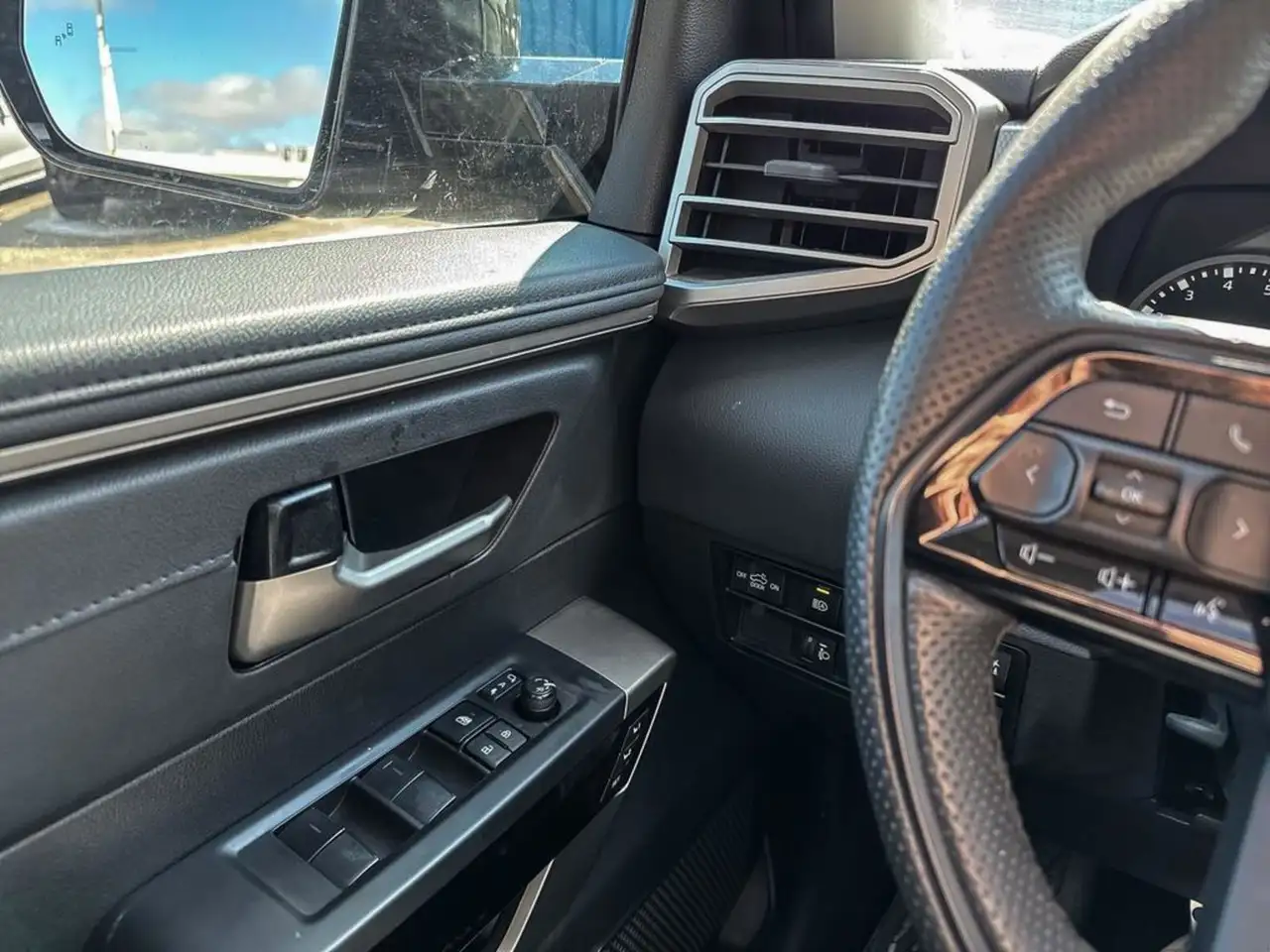 Toyota Tundra снимка Toyota Tundra