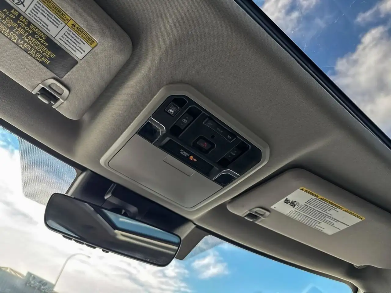 Toyota Tundra снимка Toyota Tundra