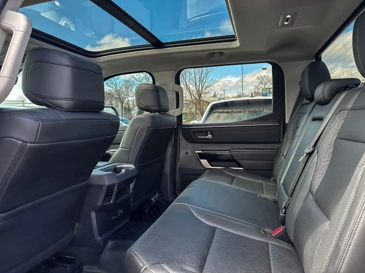 Toyota Tundra снимка Toyota Tundra