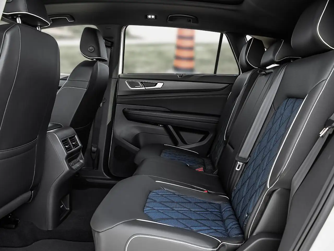 Volkswagen Atlas снимка Volkswagen Atlas