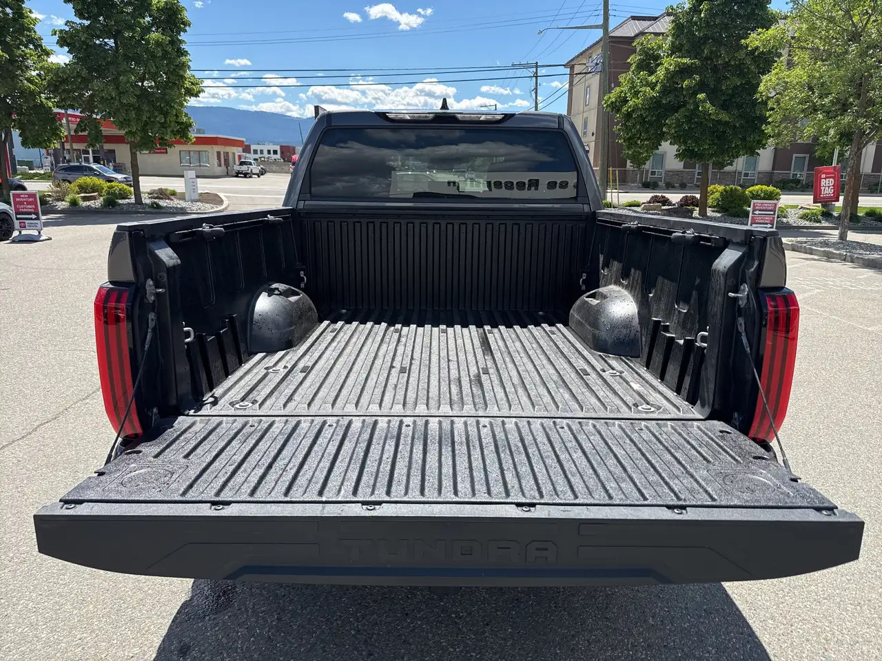 Toyota Tundra снимка Toyota Tundra
