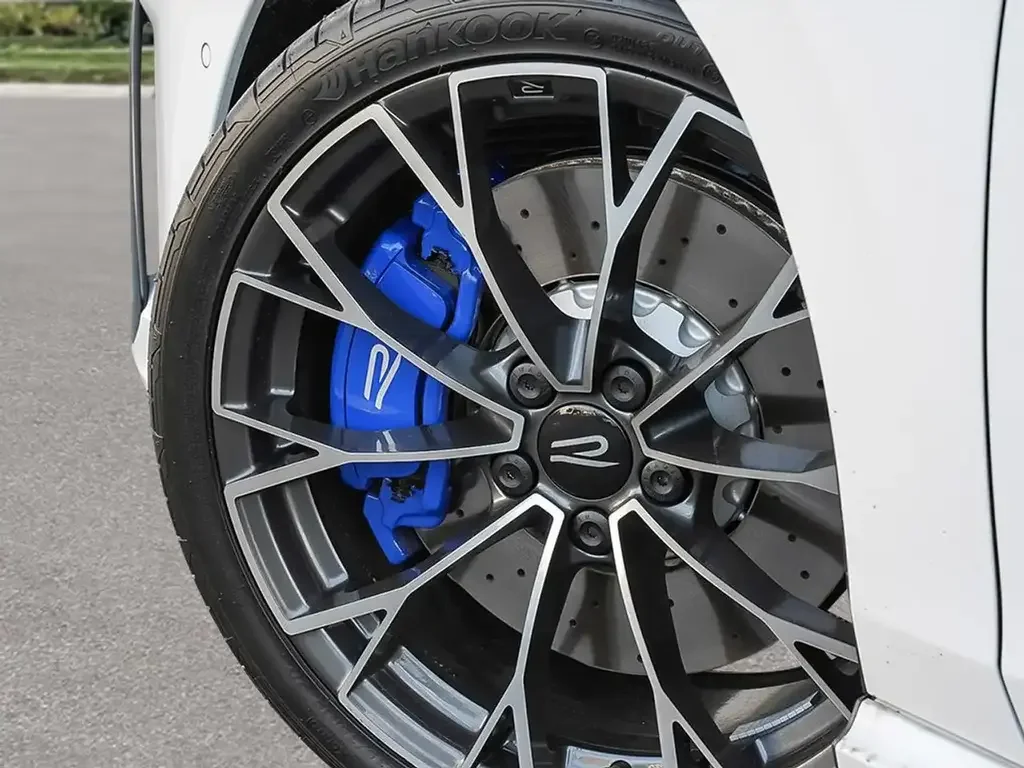 Volkswagen Golf R снимка Volkswagen Golf R