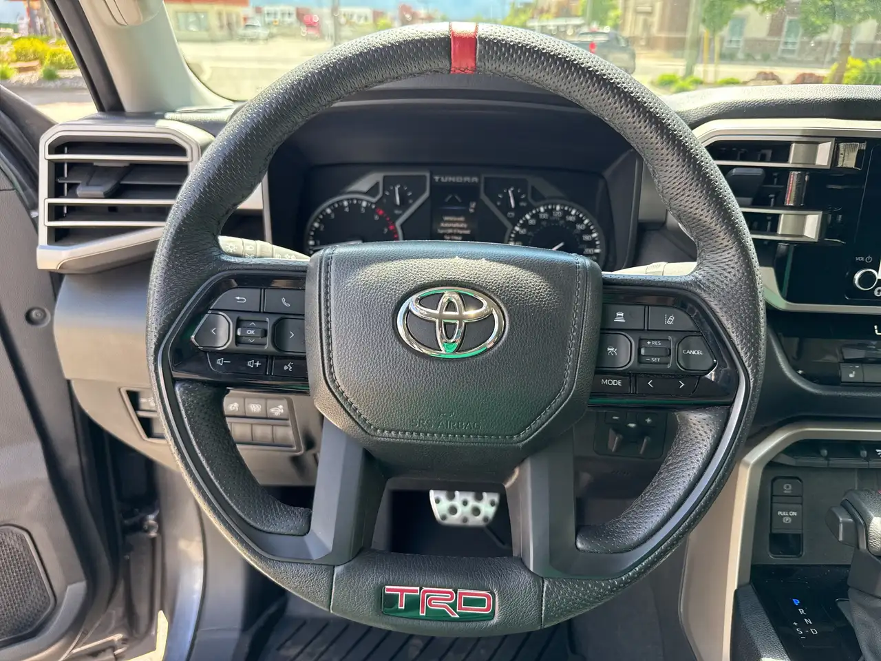 Toyota Tundra снимка Toyota Tundra