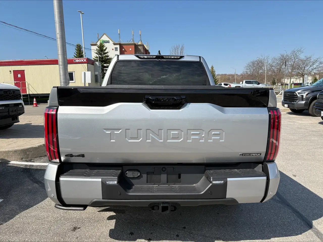 Toyota Tundra снимка Toyota Tundra
