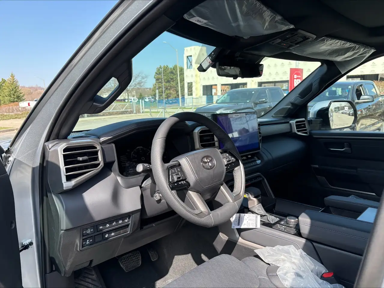 Toyota Tundra снимка Toyota Tundra