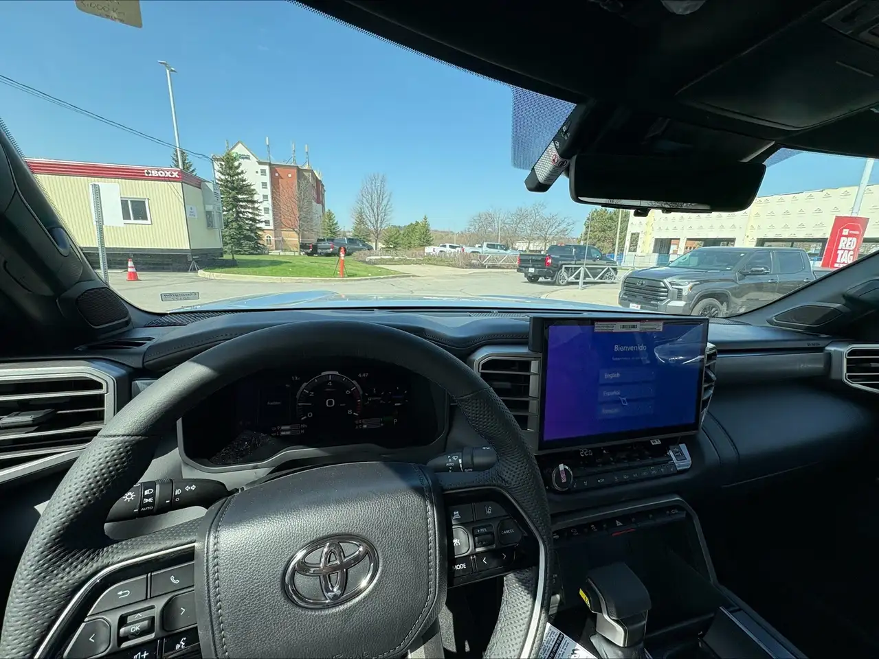 Toyota Tundra снимка Toyota Tundra