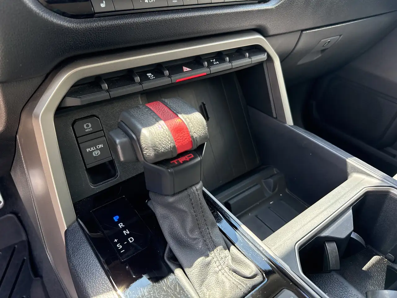 Toyota Tundra снимка Toyota Tundra