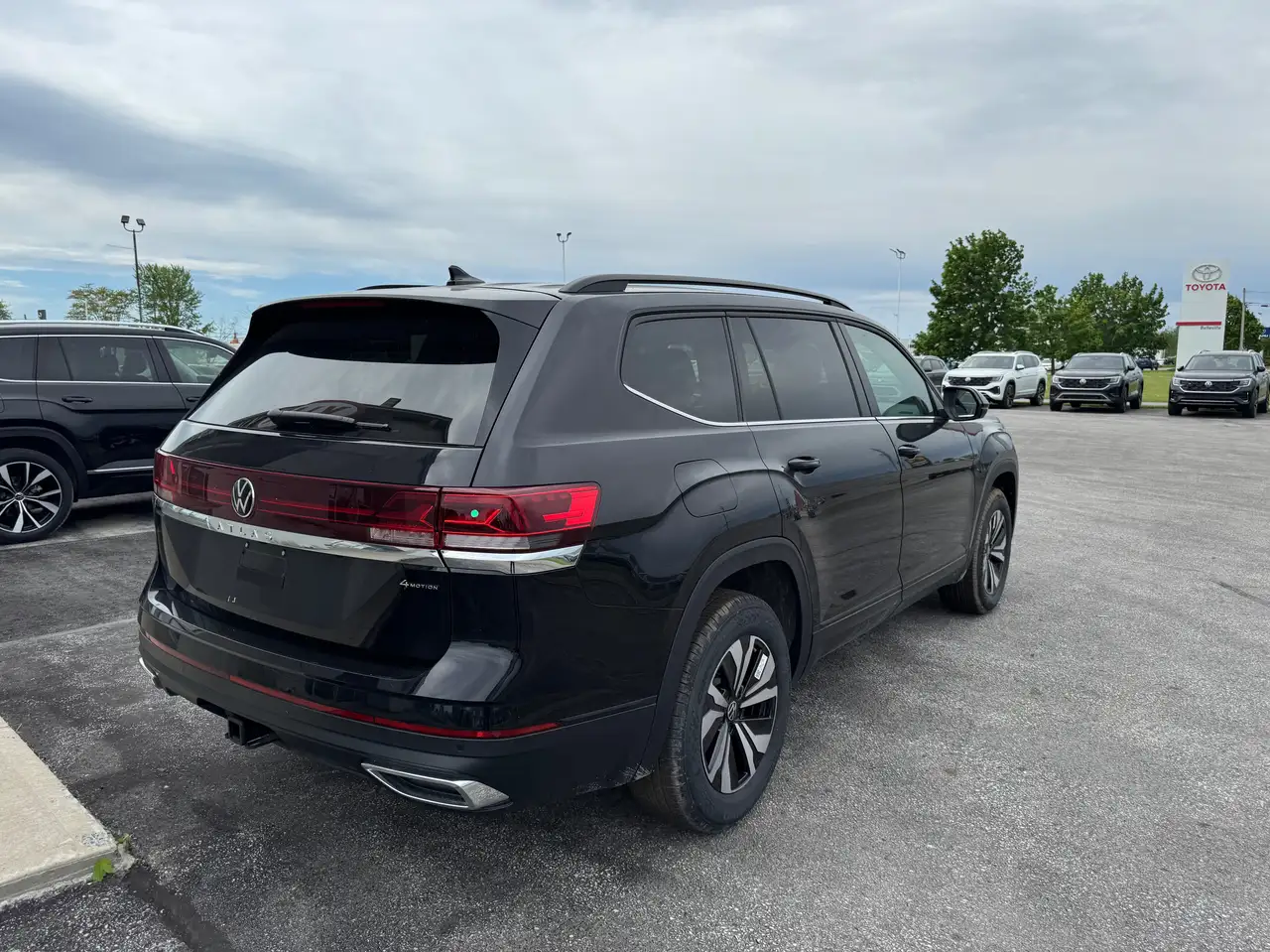 Volkswagen Atlas снимка Volkswagen Atlas