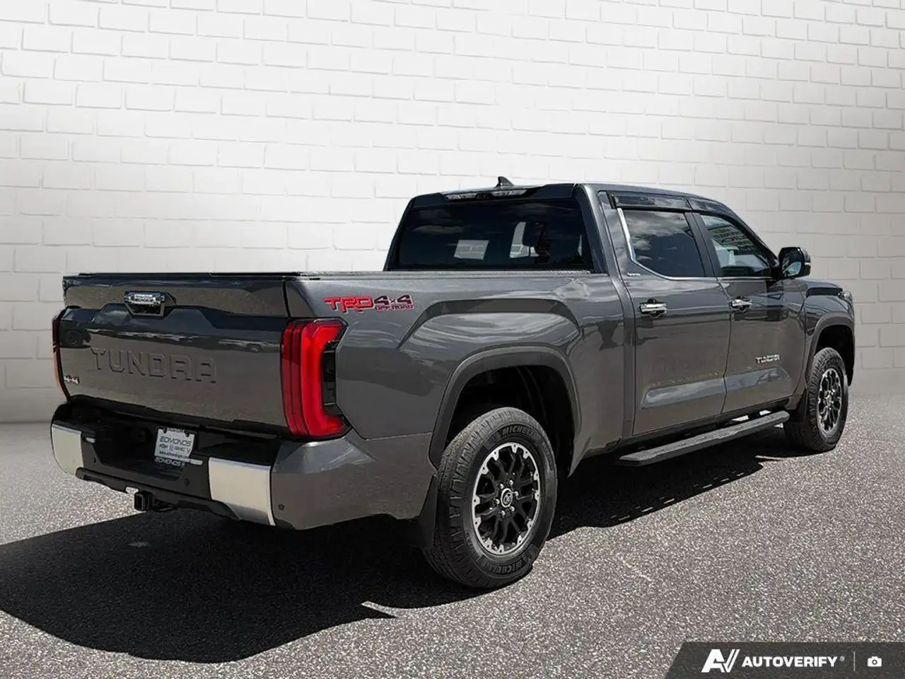 Toyota Tundra снимка Toyota Tundra