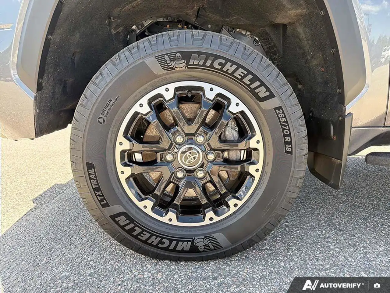 Toyota Tundra снимка Toyota Tundra