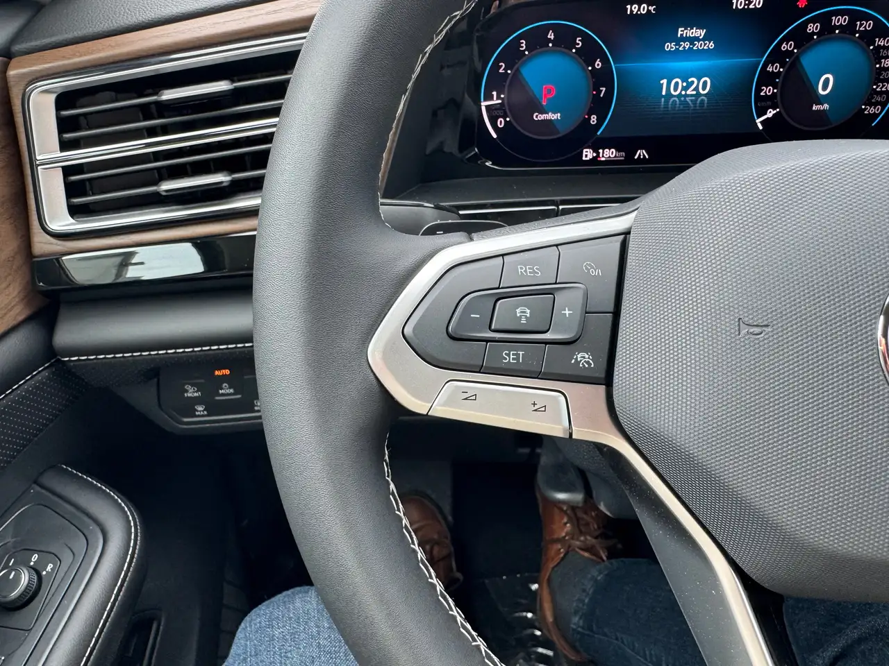 Volkswagen Atlas снимка Volkswagen Atlas