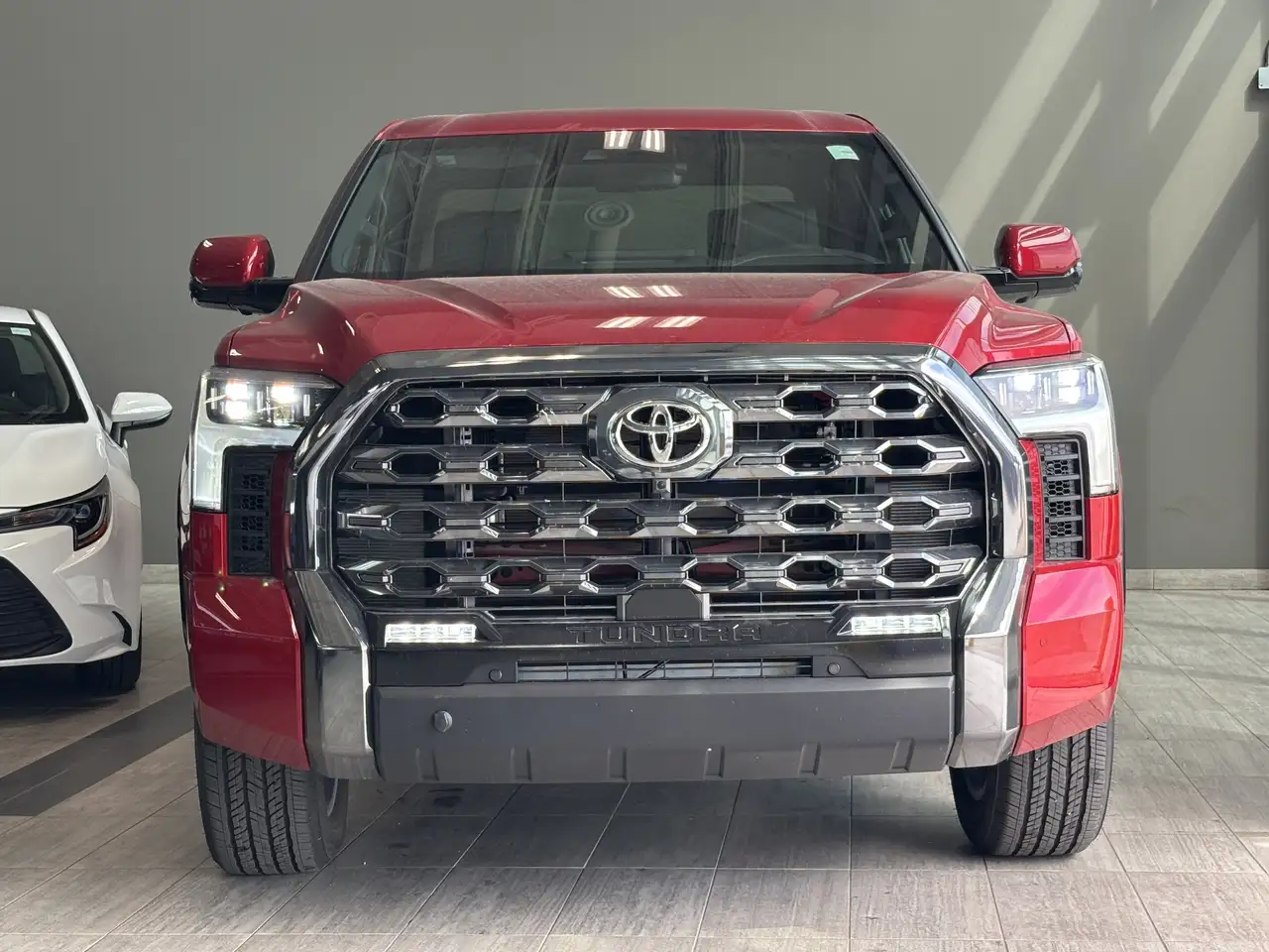 Toyota Tundra снимка Toyota Tundra