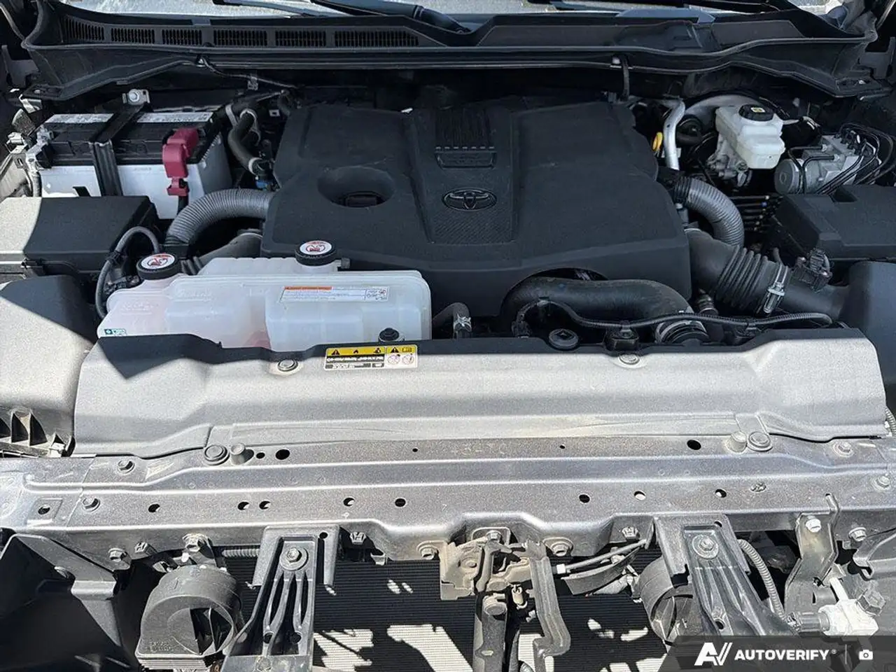 Toyota Tundra снимка Toyota Tundra