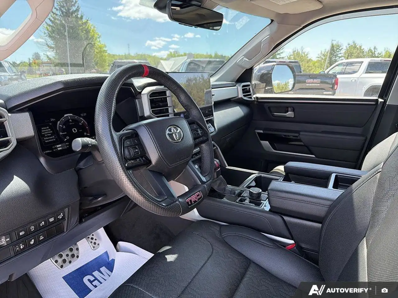 Toyota Tundra снимка Toyota Tundra