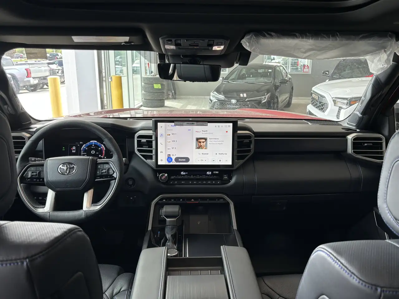 Toyota Tundra снимка Toyota Tundra