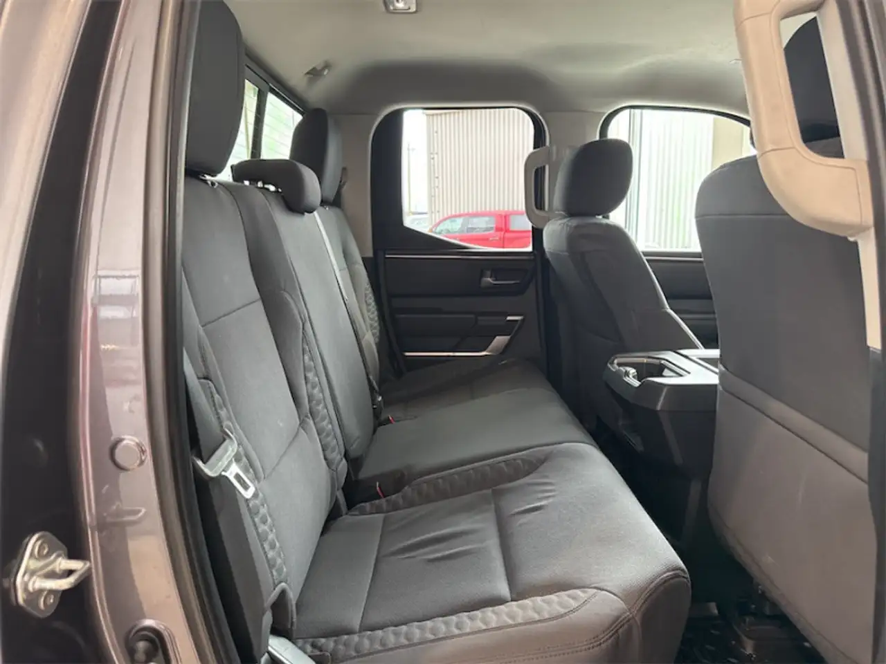 Toyota Tundra снимка Toyota Tundra