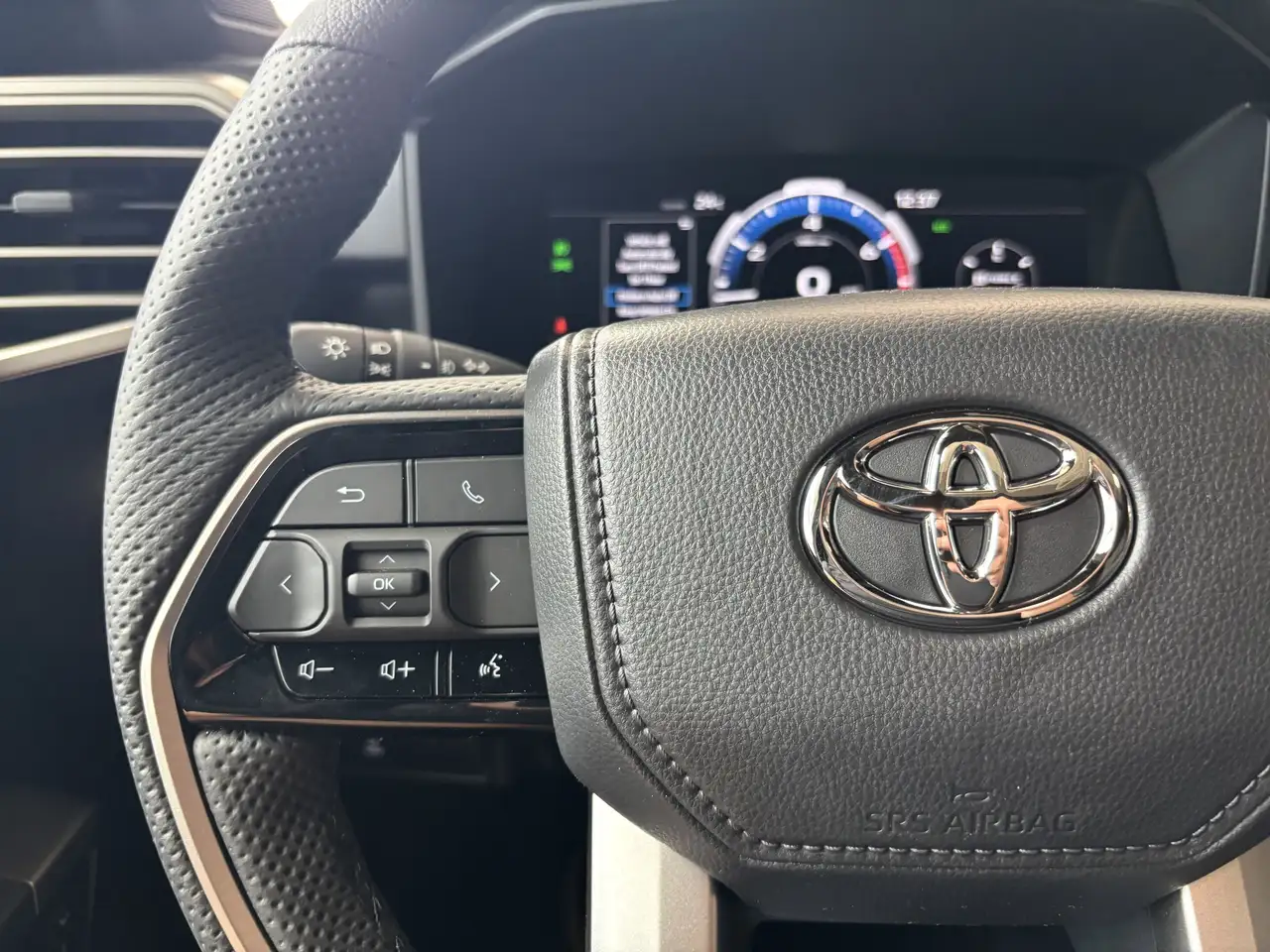 Toyota Tundra снимка Toyota Tundra