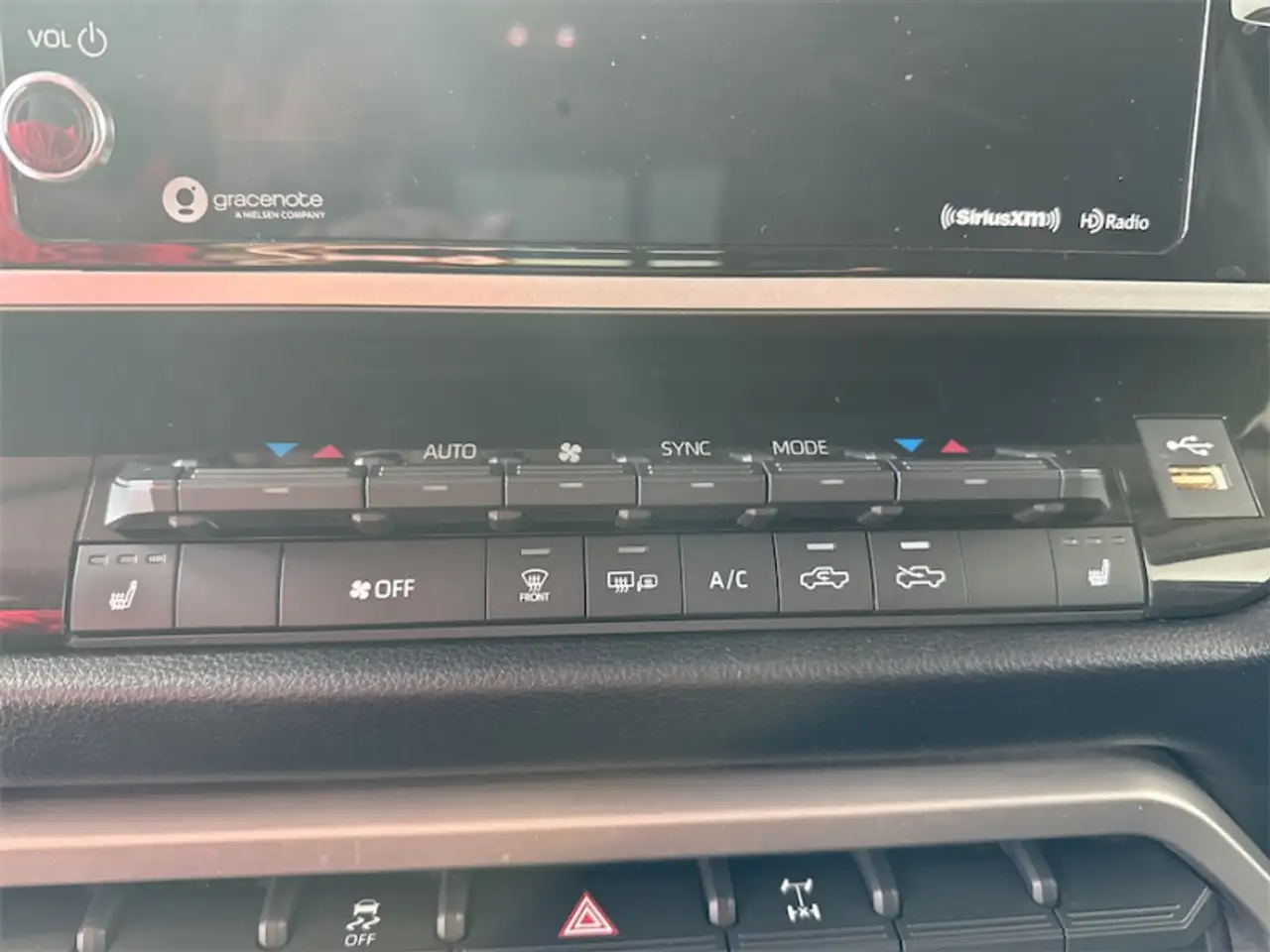 Toyota Tundra снимка Toyota Tundra