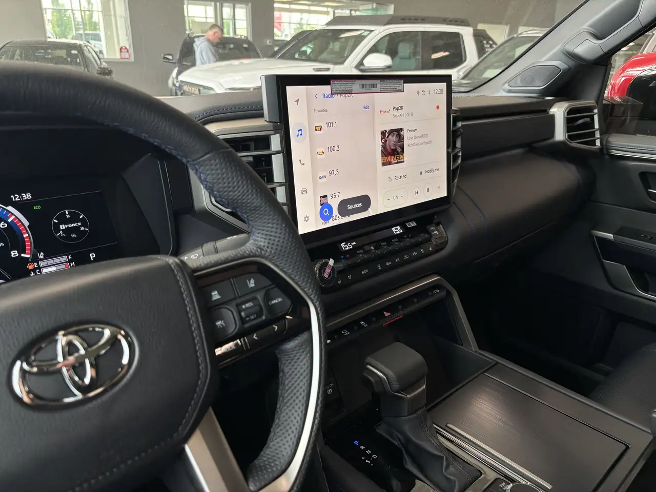 Toyota Tundra снимка Toyota Tundra