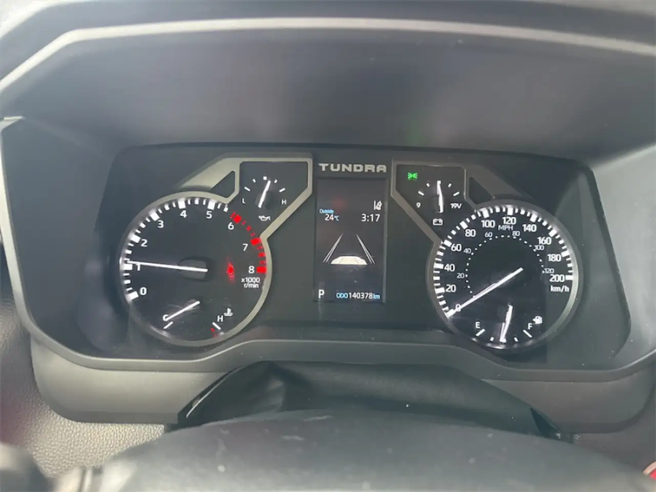 Toyota Tundra снимка Toyota Tundra