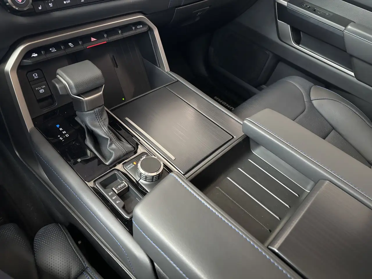 Toyota Tundra снимка Toyota Tundra