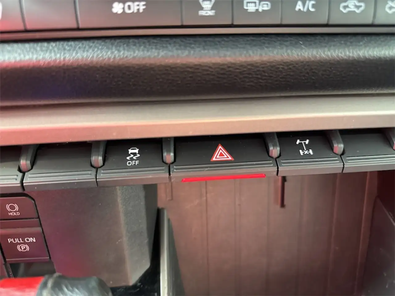 Toyota Tundra снимка Toyota Tundra
