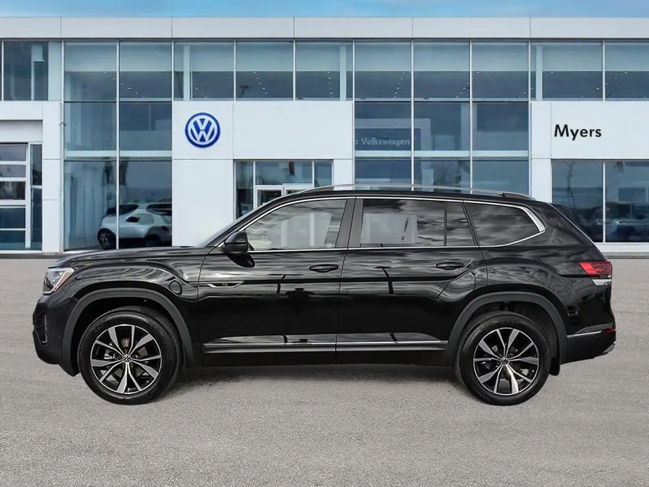 Volkswagen Atlas photo Volkswagen Atlas