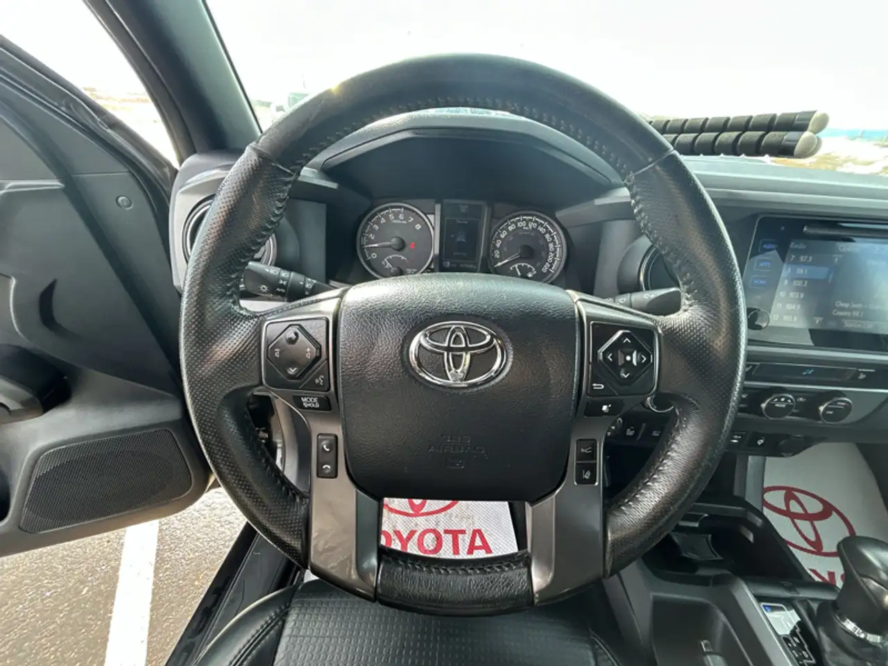 Toyota Tacoma снимка Toyota Tacoma
