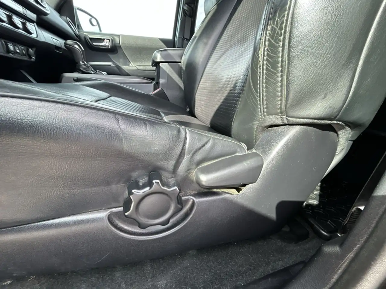 Toyota Tacoma снимка Toyota Tacoma
