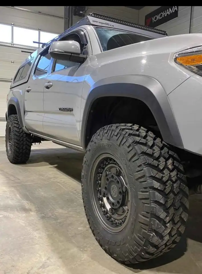 Toyota Tacoma снимка Toyota Tacoma