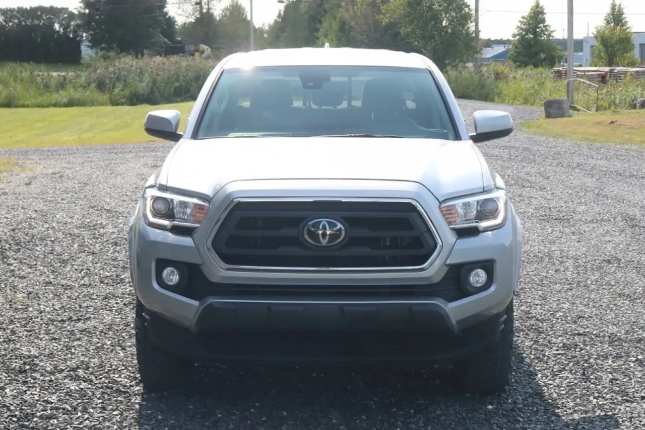 Toyota Tacoma снимка Toyota Tacoma