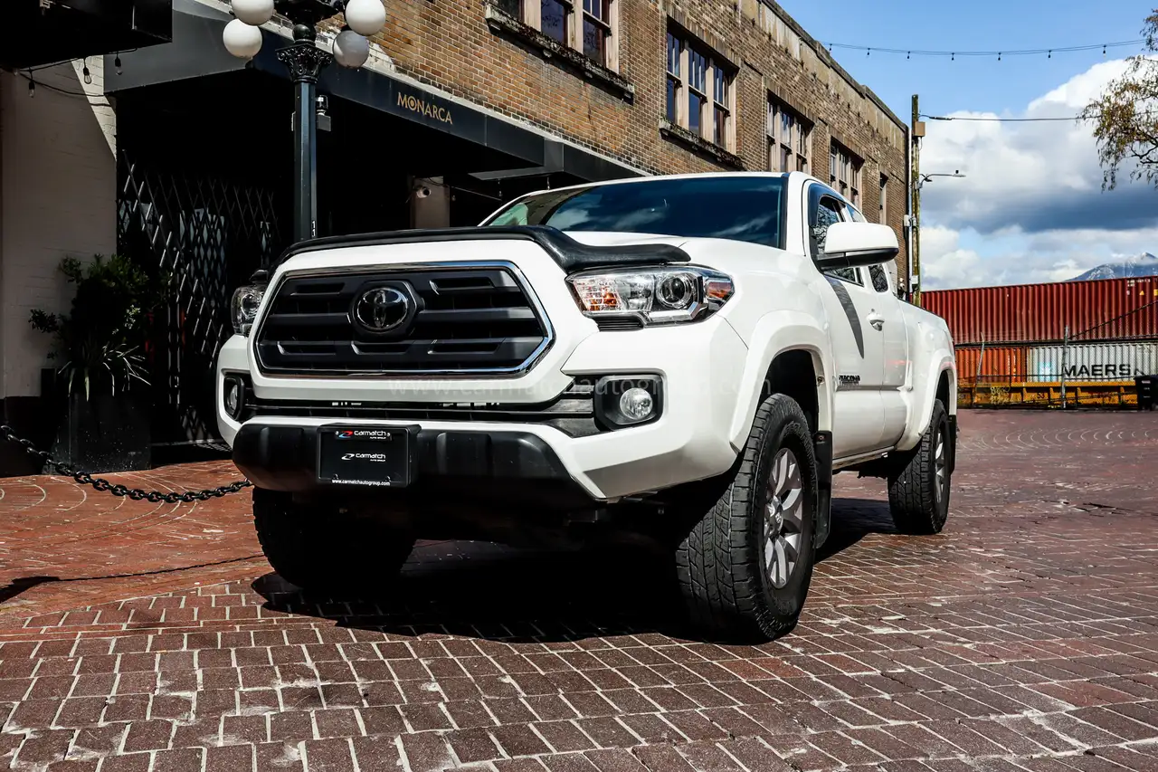 Toyota Tacoma снимка Toyota Tacoma