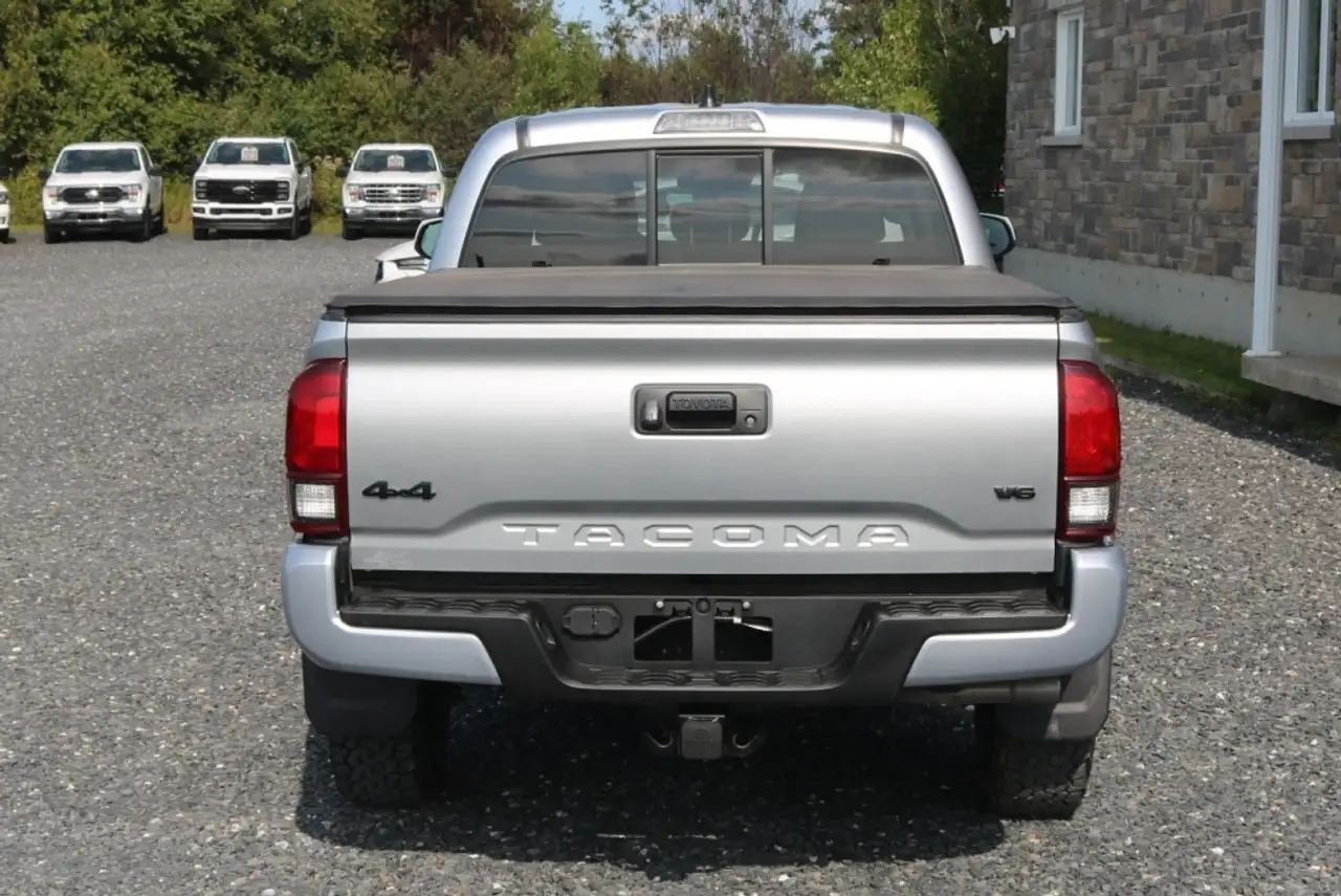 Toyota Tacoma снимка Toyota Tacoma