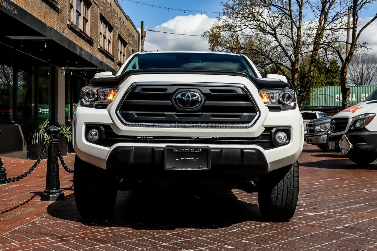 Toyota Tacoma снимка Toyota Tacoma