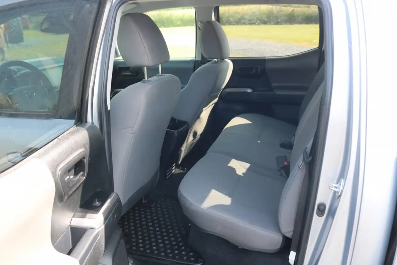Toyota Tacoma снимка Toyota Tacoma