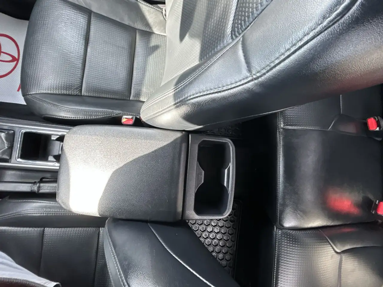 Toyota Tacoma снимка Toyota Tacoma