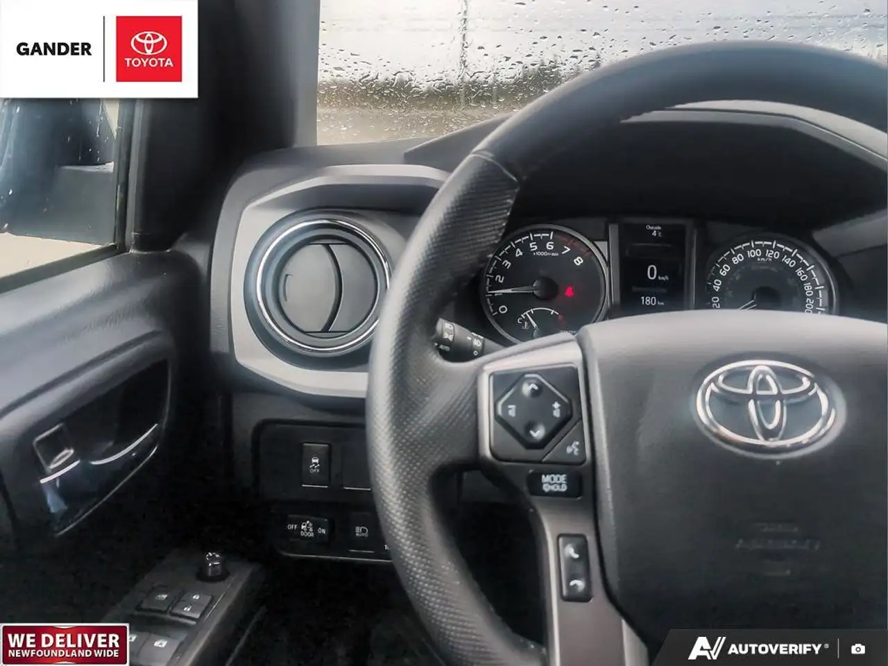Toyota Tacoma снимка Toyota Tacoma