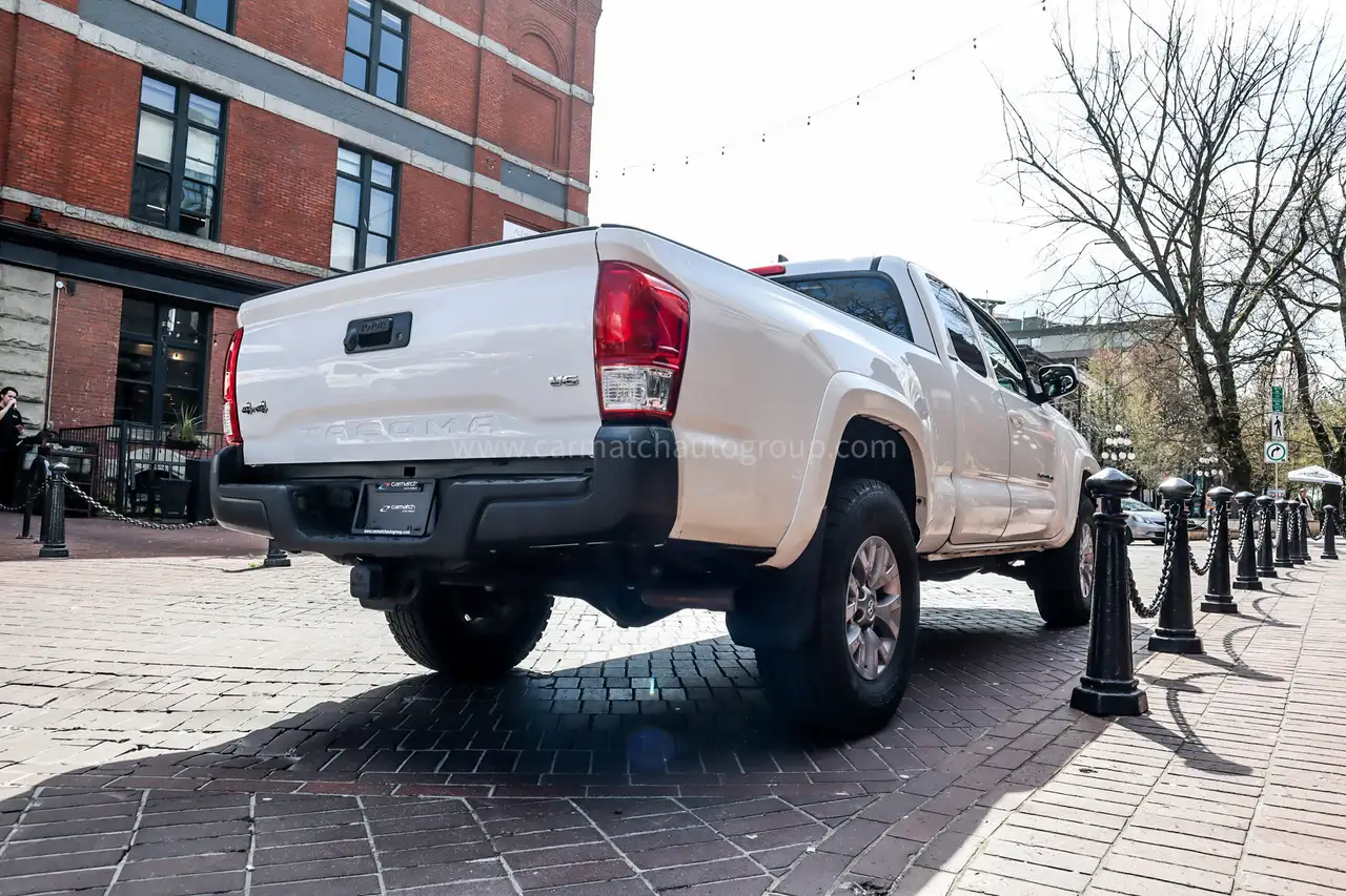 Toyota Tacoma снимка Toyota Tacoma