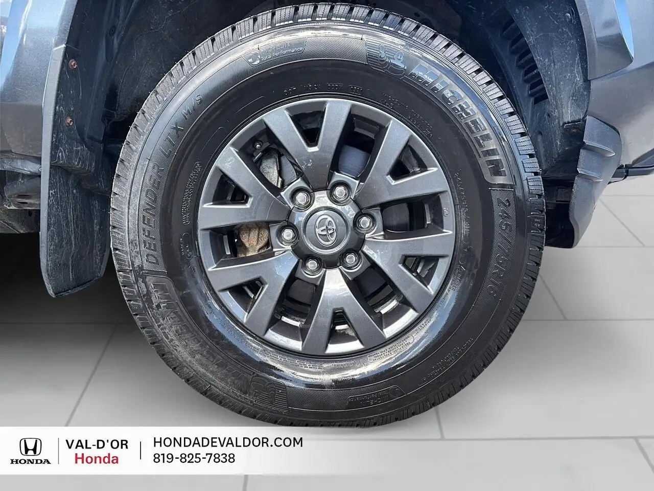 Toyota Tacoma снимка Toyota Tacoma