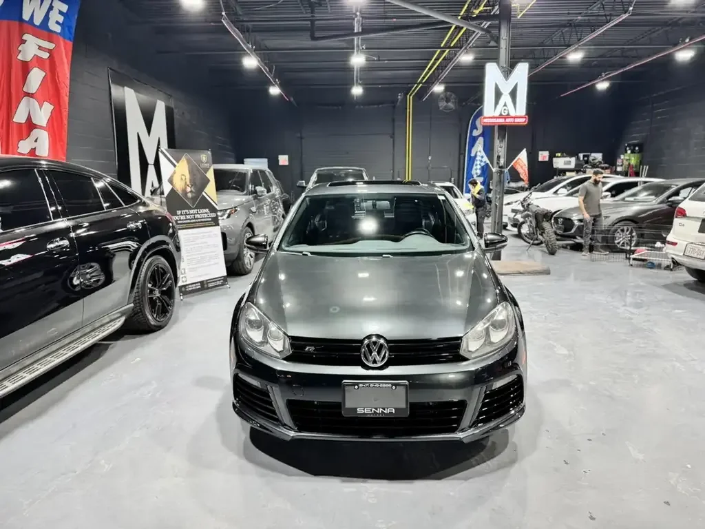 Volkswagen Golf R снимка Volkswagen Golf R