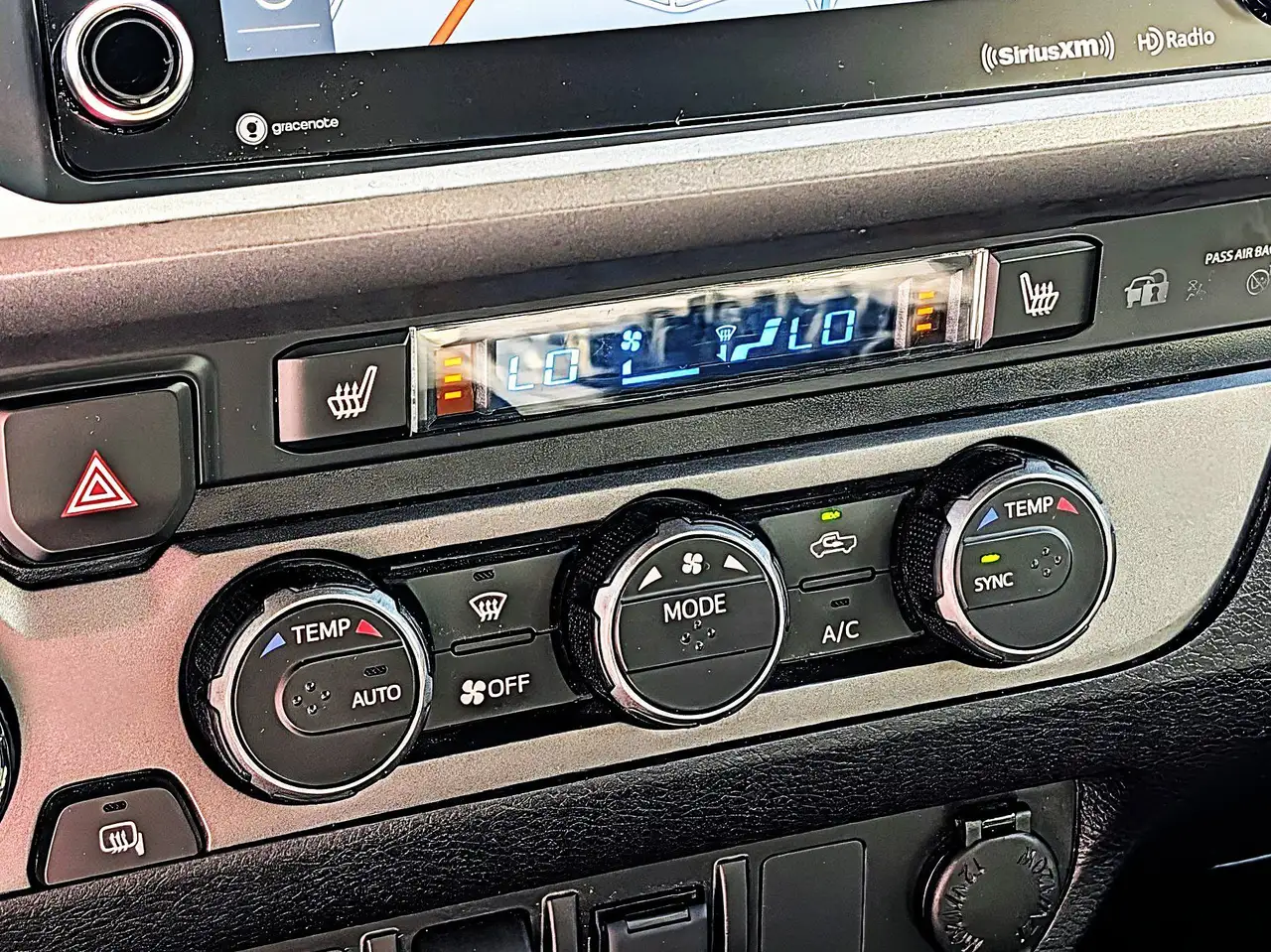 Toyota Tacoma снимка Toyota Tacoma