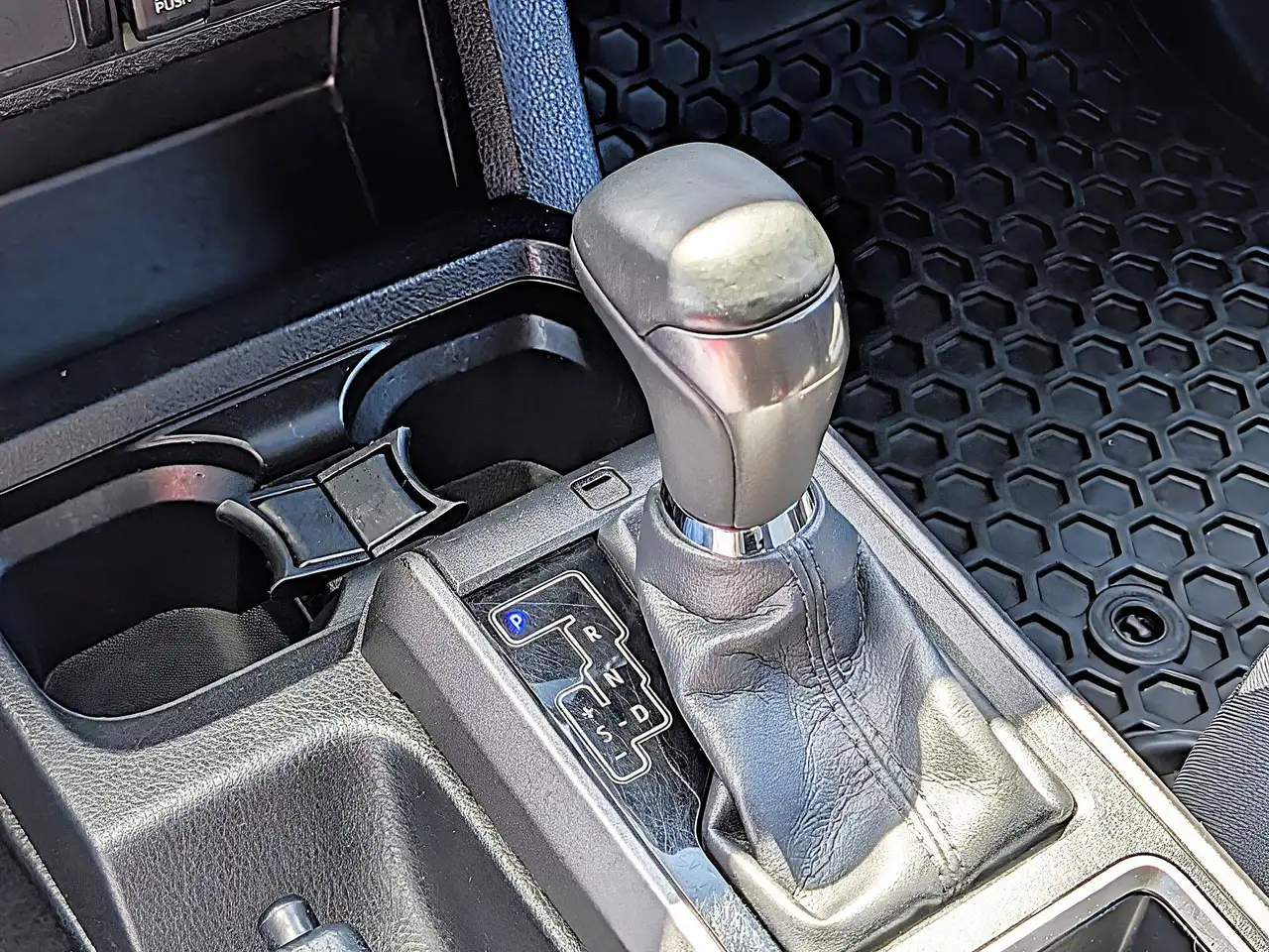 Toyota Tacoma снимка Toyota Tacoma