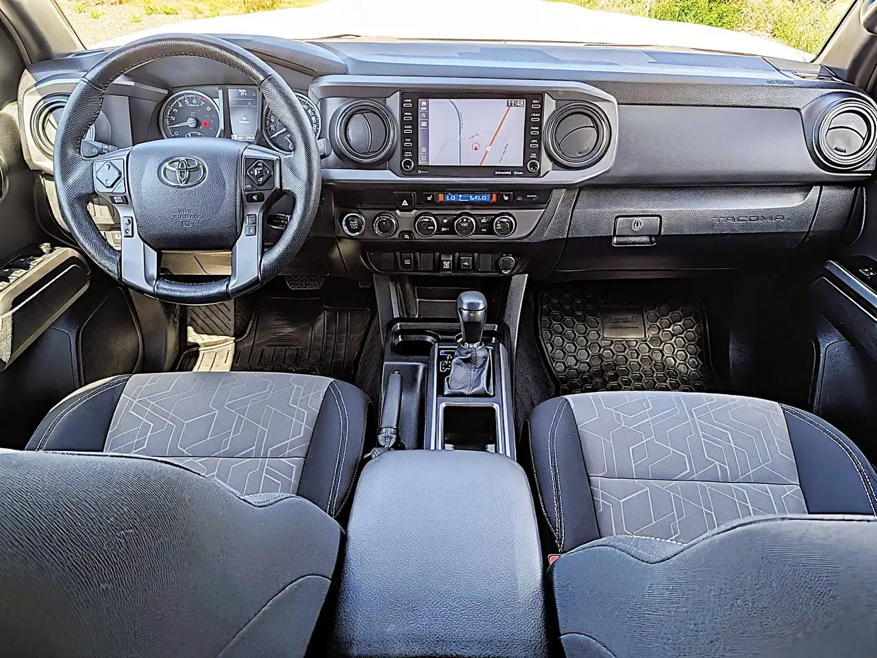 Toyota Tacoma снимка Toyota Tacoma