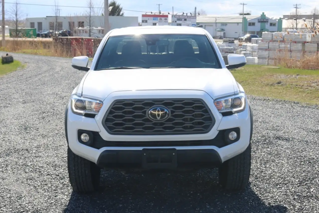 Toyota Tacoma снимка Toyota Tacoma
