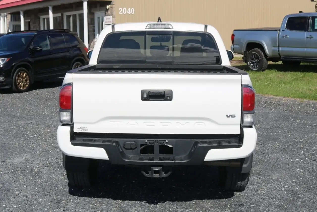 Toyota Tacoma снимка Toyota Tacoma