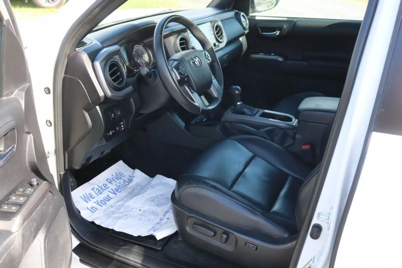 Toyota Tacoma снимка Toyota Tacoma