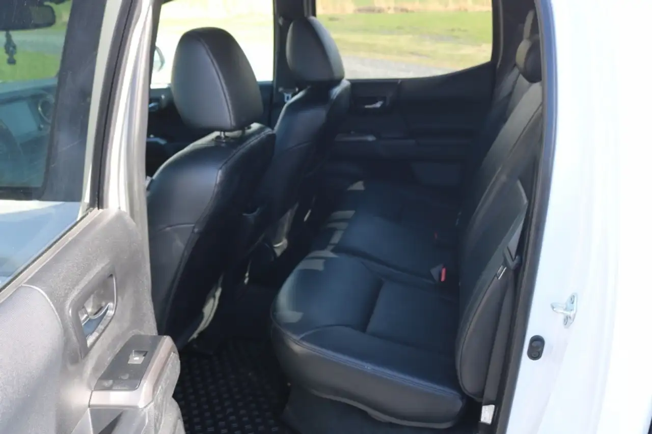 Toyota Tacoma снимка Toyota Tacoma