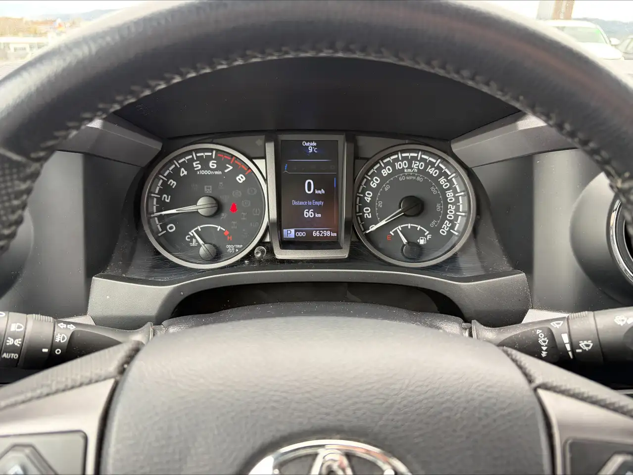 Toyota Tacoma снимка Toyota Tacoma