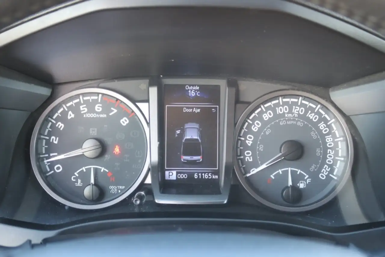 Toyota Tacoma снимка Toyota Tacoma