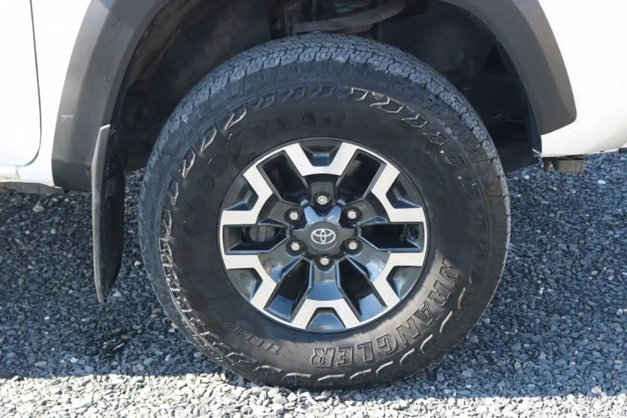 Toyota Tacoma снимка Toyota Tacoma